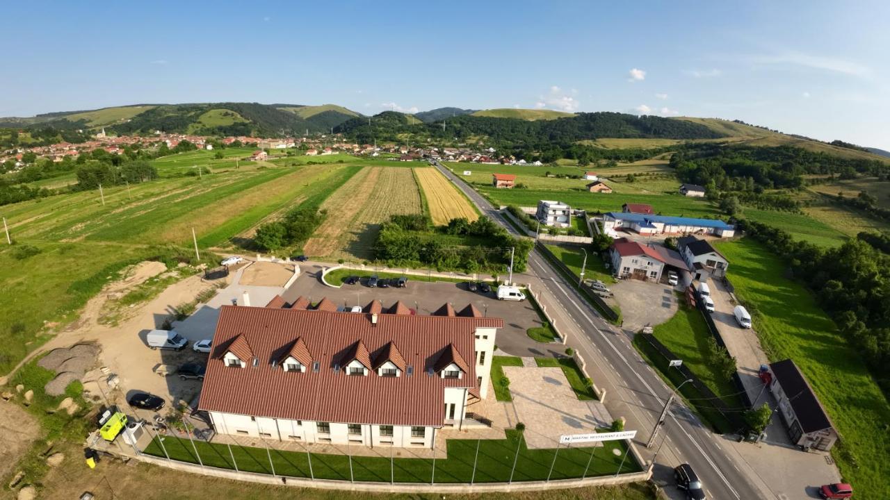 Martini Restaurant & Cazare Sebesel Экстерьер фото