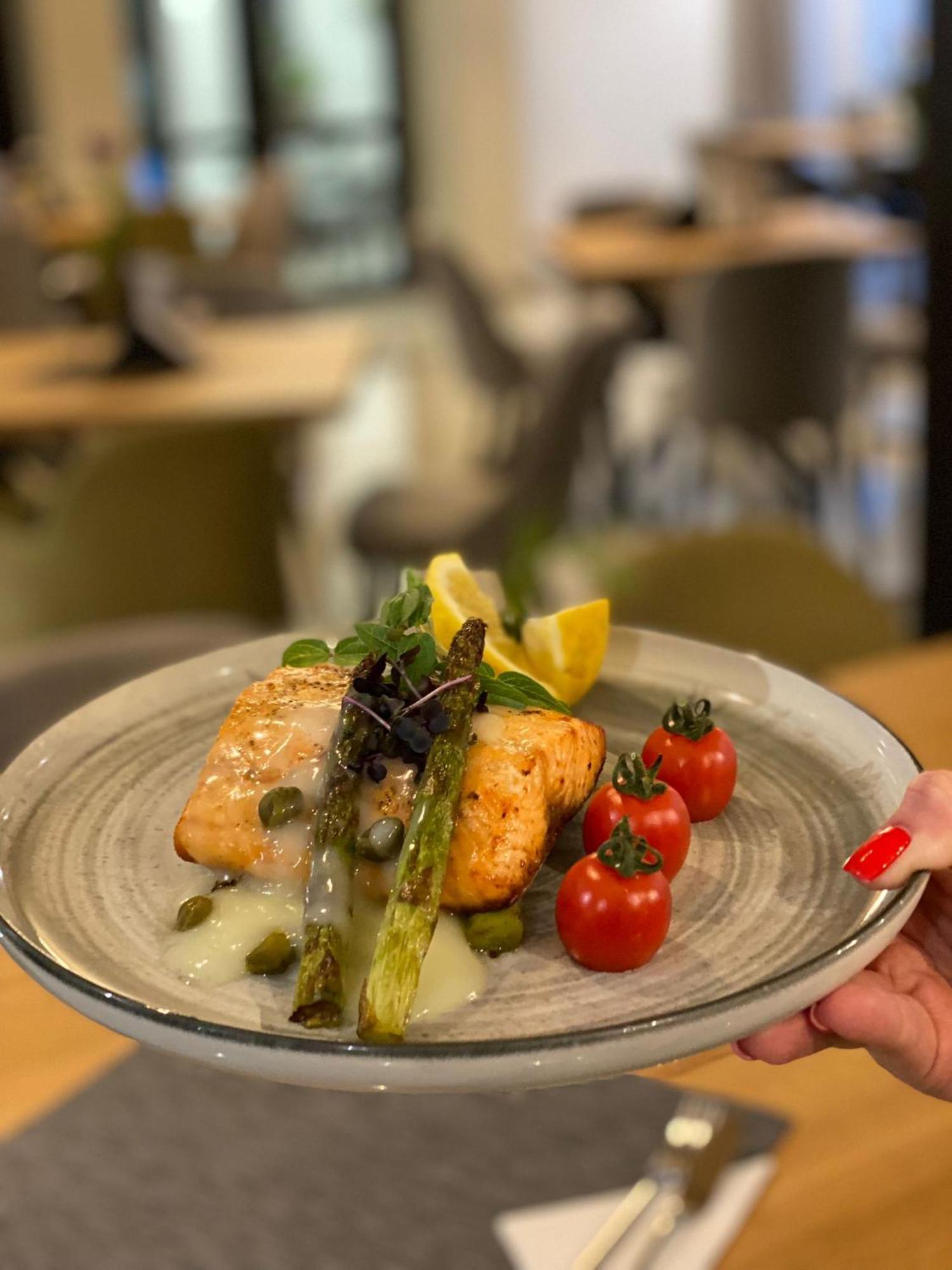 Martini Restaurant & Cazare Sebesel Экстерьер фото